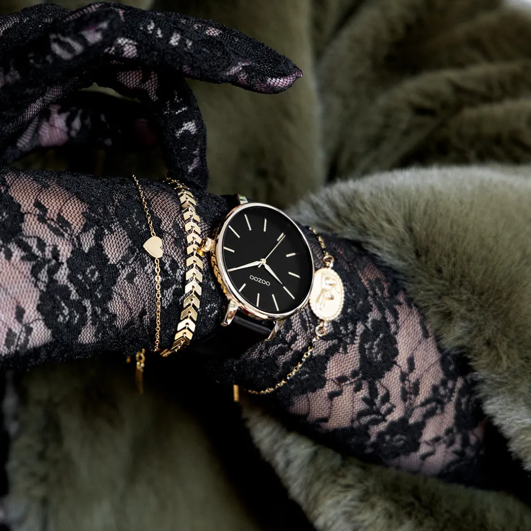 Goudkleurige armband met V-schakel