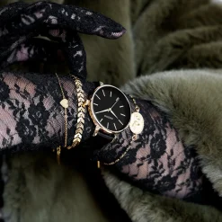Goudkleurige armband met een hart