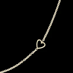 Goudkleurige ketting met een hart
