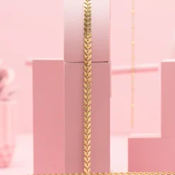 Goudkleurige ketting met V-schakel