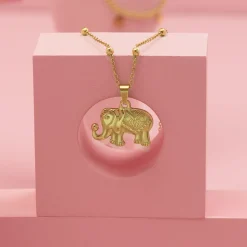 Goudkleurige ketting met olifant bedeltje