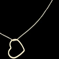 Goudkleurige ketting met een hart