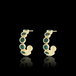 Goudkleurige oorringen met groene strass steentjes