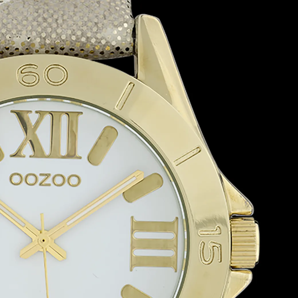 Goudkleurige OOZOO horloge met zilverkleurig/witte leren band - C9781