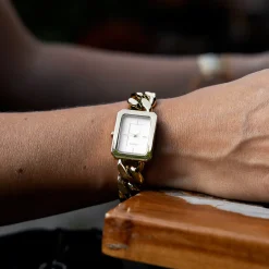 Goudkleurige OOZOO horloge met schakelarmband - C11272
