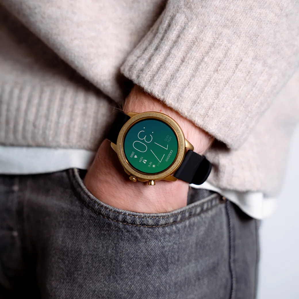 Goudkleurige OOZOO smartwatch met zwarte rubber band - Q00301