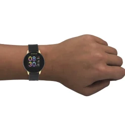 Goudkleurige OOZOO smartwatch met zwarte rubber band - Q00120