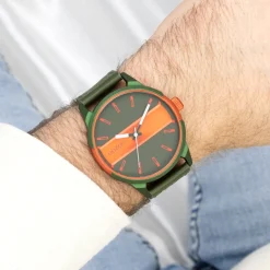 Groen/fluo oranje OOZOO horloge met groene leren band - C11318