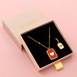 Rosé goud kleurige oorbel + ketting set met L-O-V-E & een hart
