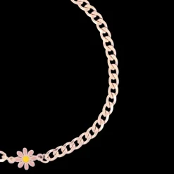 Rosé goudkleurige armband met roze bloem bedeltje