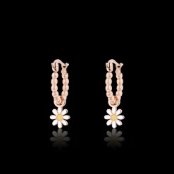 Rosé goudkleurige oorringen met witte bloem bedeltje