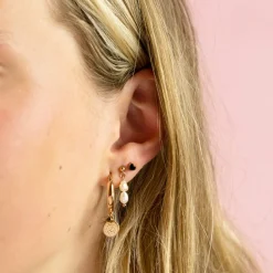 Rosé goudkleurige oorringen met munt bedel