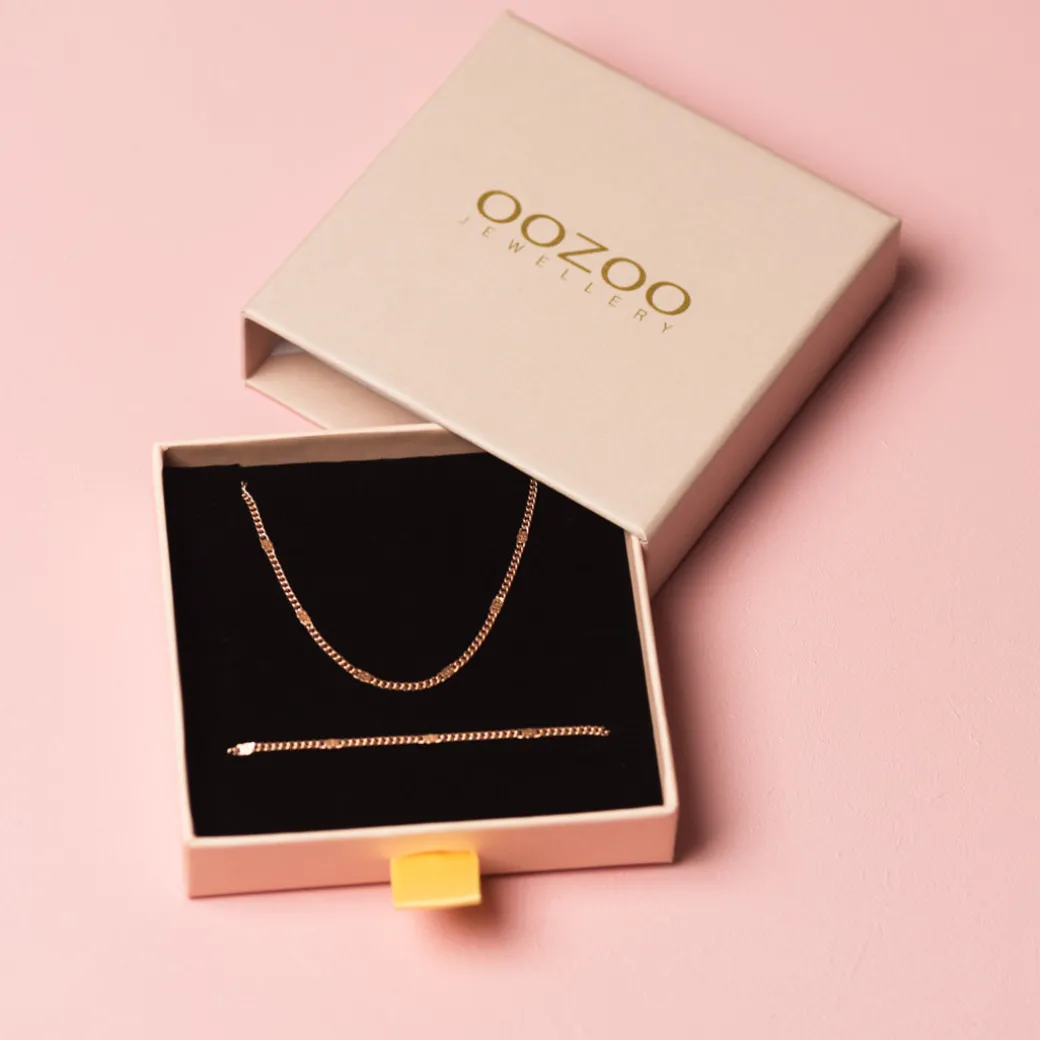 Rosé kleurige armband + ketting set met klassiek detail