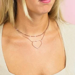 Rosé kleurige ketting met klassiek detail
