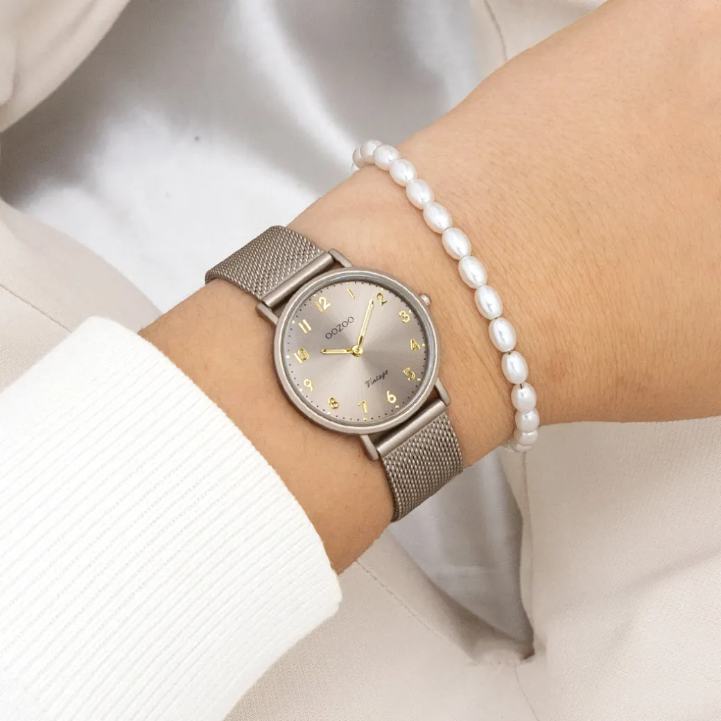 Taupe OOZOO horloge met metalen mesh armband - C20382