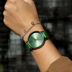 Zilverkleurige armband met appels
