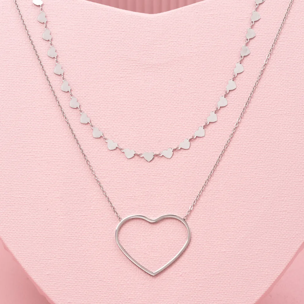 Zilverkleurige ketting met hartjes