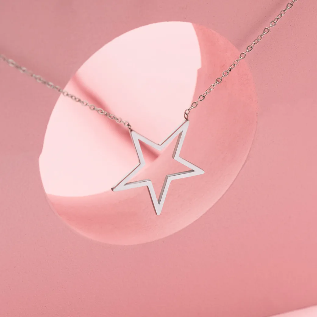 Zilverkleurige ketting met grote ster