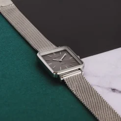 Zilverkleurige OOZOO horloge met metalen mesh armband - C9842