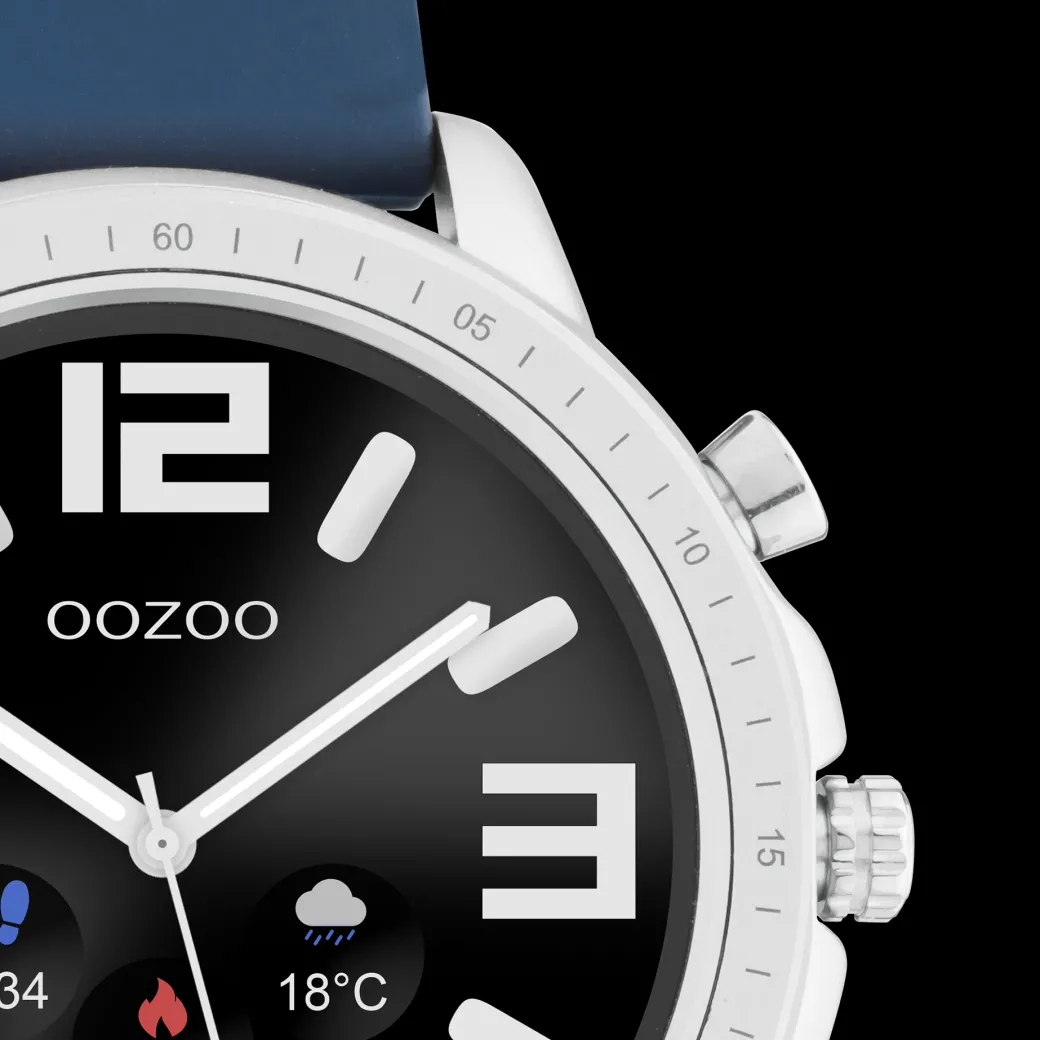 Zilverkleurige OOZOO smartwatch met donker blauwe rubber band - Q00315