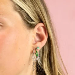 Zilverkleurig/groene oorbellen met een groene klaver