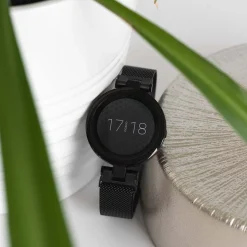 Zwarte OOZOO smartwatch met zwarte metalen mesh armband - Q00411